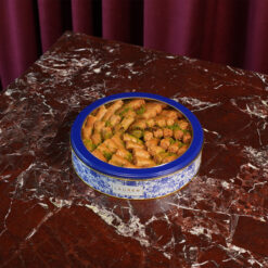 Alternative view of علبة لورين بقلاوة كاجو و جوزهند